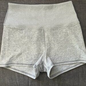 Alo Yoga Women's Athletic Gray Heather Small